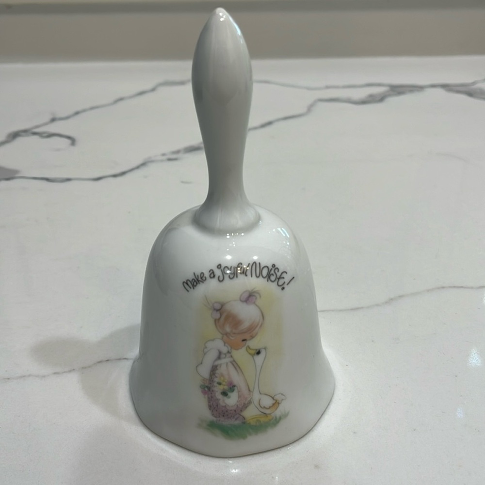 Precious Moments bell 🔔